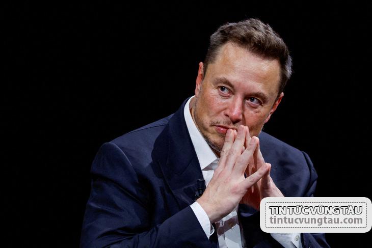  Tỉ phú Elon Musk từng ngắt mạng Starlink để ngăn Ukraine tấn công Hạm đội Biển Đen
