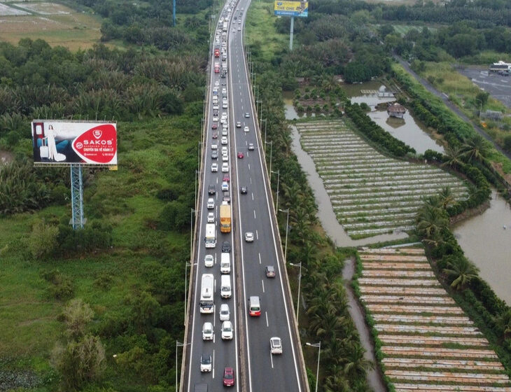  Cao tốc TP.HCM – Long Thành đang sửa cầu, tiếp tục ùn ứ ngày cuối tuần