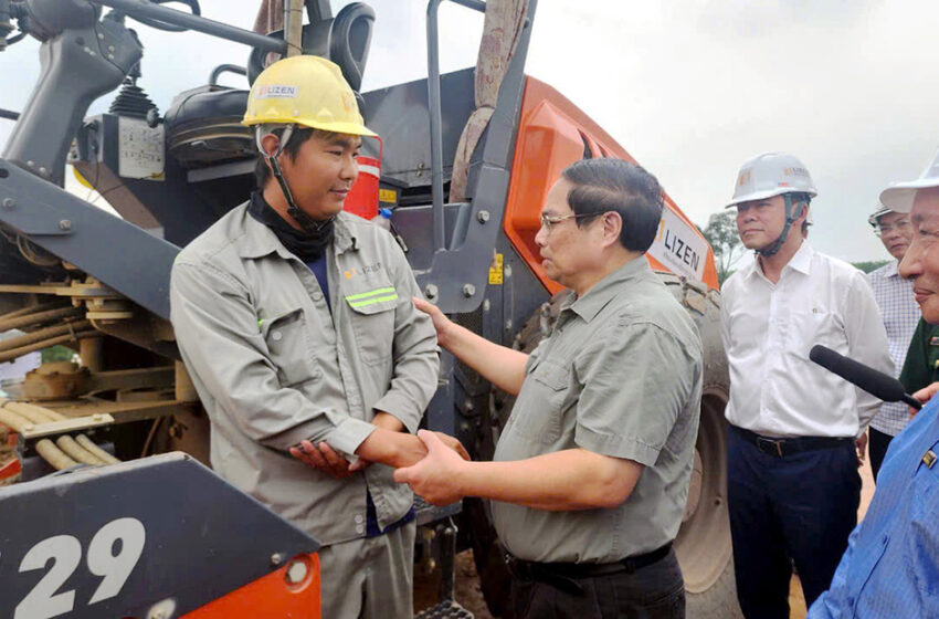  Gỡ mặt bằng cho dự án đường cao tốc, quyết tâm 500 ngày đêm hoàn thành 3.000km