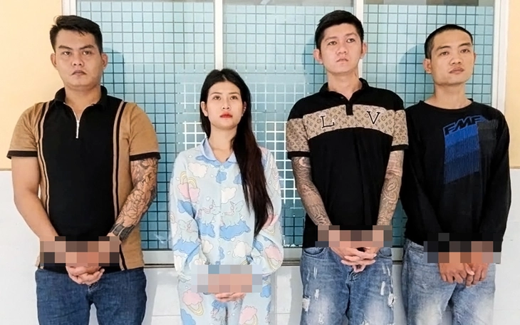  Tìm chủ xe máy trong vụ ‘bị chọc ghẹo, cô gái kêu bạn trai đến quán nhậu đánh người’