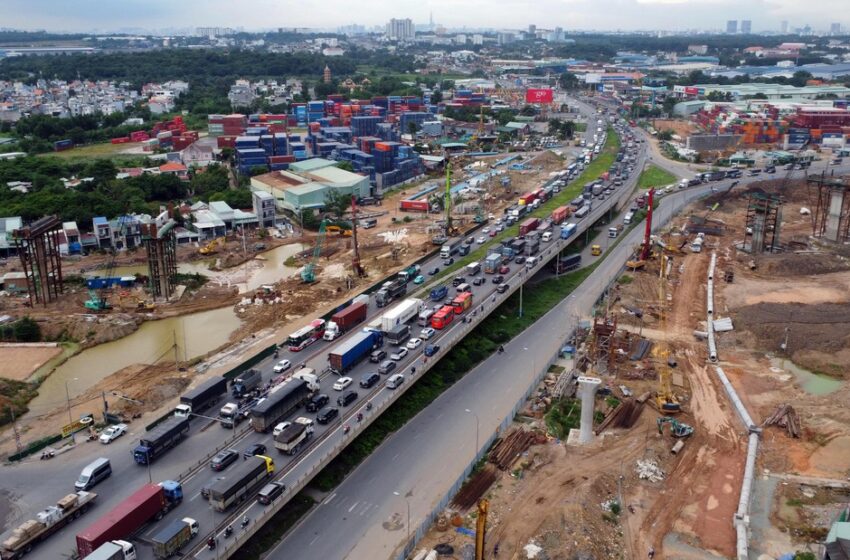 Đóng đường ĐT 743 gây ùn tắc nghiêm trọng, lộ trình thay thế ra sao?