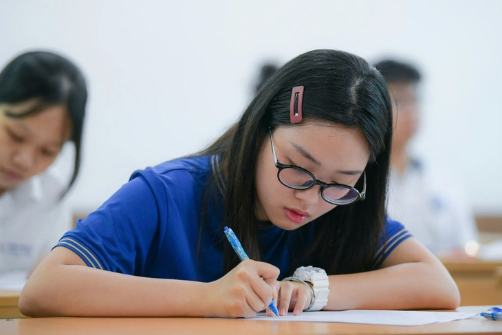 7 nhóm nộp lệ phí xét tuyển đại học 34 tỉnh, thành phố