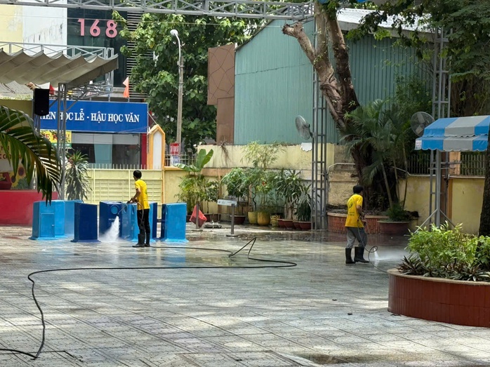  Gấp rút chuẩn bị cho năm học mới