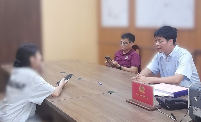  Giải cứu thiếu nữ 14 tuổi bị người lạ chở đi nhiều nơi xa