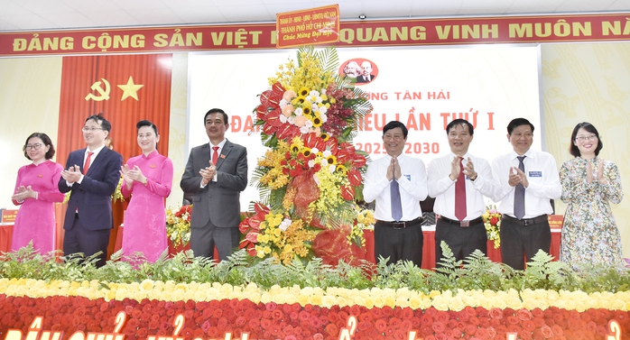  Ông Trịnh Hàng giữ chức Bí thư Đảng ủy phường Tân Hải