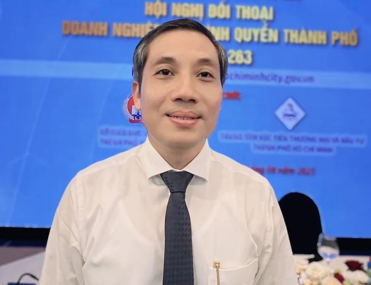  Trường ngoài công lập, doanh nghiệp giáo dục TP.HCM thay đổi con dấu, giấy phép liên hệ ở đâu?