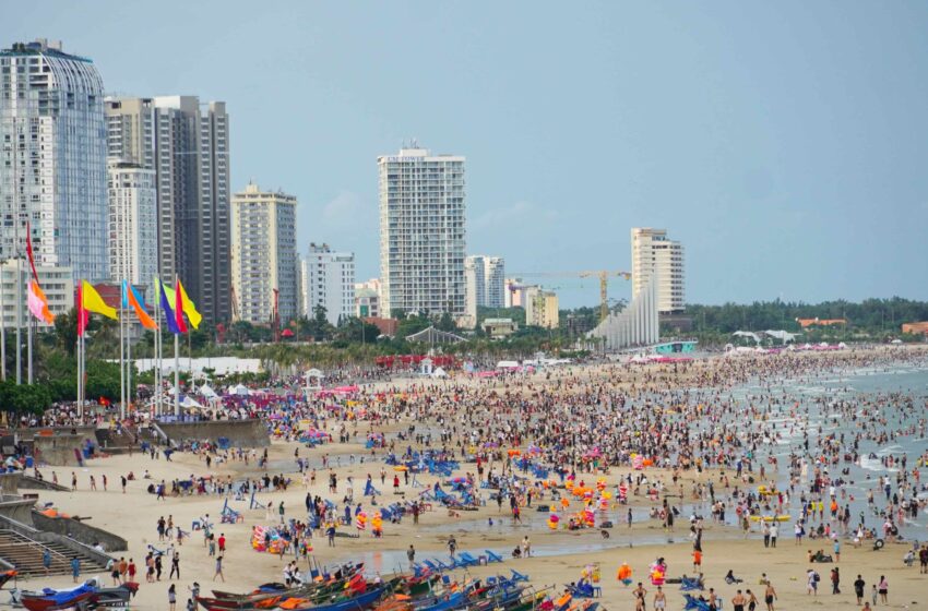 Biển Vũng Tàu ken đặc người chiều 2-9